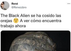 Enlace a Black Alien continua con su transformación