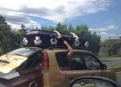 Enlace a No está la cosa para gastar en funerarias...