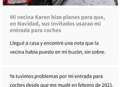 Enlace a Esta Karen se cree con derecho a usar el estacionamiento de su vecina