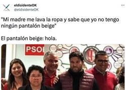 Enlace a Pues parece que al final sí que tenía pantalones beige...