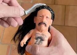 Enlace a La nueva línea de juguetes de Danny Trejo