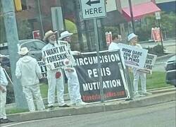 Enlace a Hombres agraviados por la circuncisión