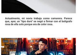 Enlace a Personas esforzándose tanto por parecer duras que acabaron riéndose de ellas