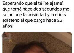 Enlace a Depositando toda su fe en el té relajante