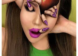 Enlace a Looks fascinantes de ilusiones ópticas creados por esta maquilladora