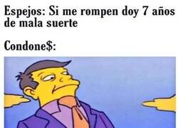 Enlace a Hay algo peor que un espejo roto...