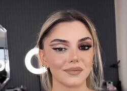 Enlace a ¿Es Ana Mena o Merche?