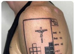 Enlace a Un tatuaje que une sus dos grandes pasiones