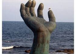 Enlace a Alucinantes esculturas urbanas que te dejarán de piedra