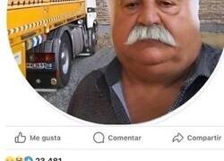 Enlace a Nunca sonríe en las fotos