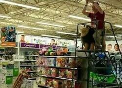 Enlace a Este hombre sí que sabe disfrutar en su trabajo