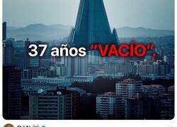 Enlace a El Hotel Ryugyong en Cora del Norte, uno de los edificios más misteriosos del mundo