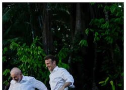 Enlace a Macron siempre está en buena compañía