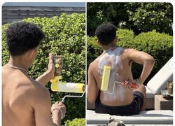 Enlace a Cuando no tienes a nadie que te ponga la crema en la espalda