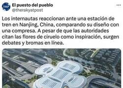 Enlace a ¿Estación de tren o compresa con alas?