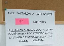 Enlace a Cartel visto en un centro de salud