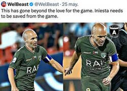 Enlace a A Iniesta se le ve mayor...