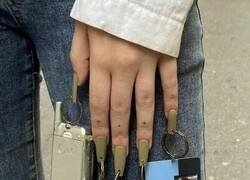 Enlace a Noto la presión en la uña