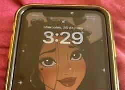 Enlace a Qué mensajes más raros deja la configuración del móvil...