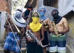 Enlace a La música les ha apartado de la mala vida