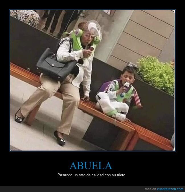 abuela,nieto,buzz lightyear