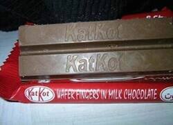 Enlace a Este KitKat está raro...