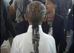 Enlace a Corte de pelo que se complementa con la ropa