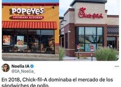 Enlace a En 2019, Popeye's realizó el mayor atraco de la historia de la comida: robaron millones de clientes de Chick-fil-A con 1 astuto truco...