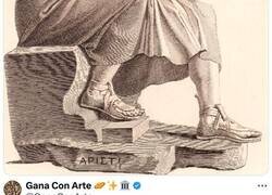 Enlace a 12 libros antiguos que te harán más sabio