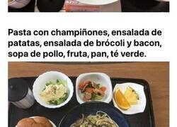 Enlace a Imágenes que muestran los deliciosos platos de comida que sirven en los hospitales de Japón