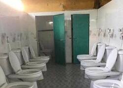 Enlace a No les quedaban urinarios