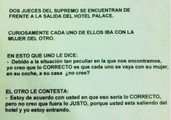 Enlace a Encuentro incómodo entre dos jueces