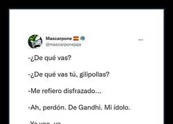 Enlace a Tratando de ser como su ídolo