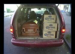 Enlace a La auténtica corona fúnebre