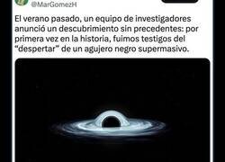 Enlace a Astrónomos observan por primera vez el despertar de un agujero negro supermasivo