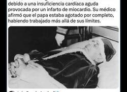 Enlace a La historia de la explosión del cadáver del papa Pío XII producto de un proceso de embalsamamiento fallido