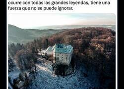 Enlace a La tenebrosa historia del castillo de Houska, construido para 