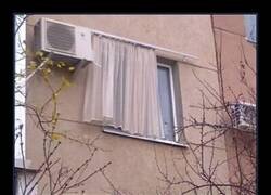 Enlace a Hay gente a la que le gusta hacer todo al revés...