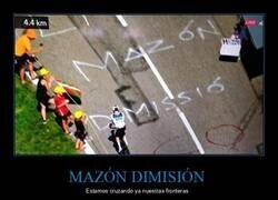 Enlace a 'Mazón dimisión', pintada en el Tour de Francia