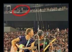 Enlace a Nunca me cansaré de la infidelidad de Coldplay