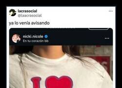 Enlace a La camiseta de Nicki Nicole