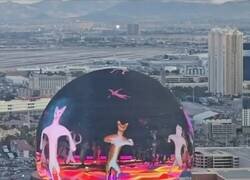 Enlace a Ya te tiene que sobrar el dinero...