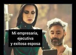 Enlace a Esposa orgullosa