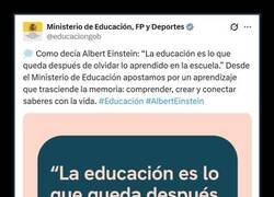 Enlace a Menos mal que son el Ministerio de Educación...