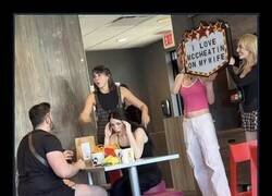 Enlace a Intervención con el apoyo de sus amigas