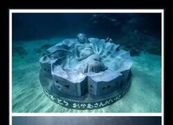 Enlace a Escultura submarina en Japón