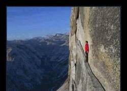 Enlace a Esperando pacientemente