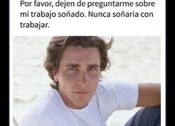 Enlace a Estos memes son tan absurdos que casi parecen arte