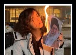 Enlace a Las fotos virales de las protestas en Irán