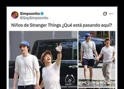 Enlace a Dos amigos cogidos de la mano